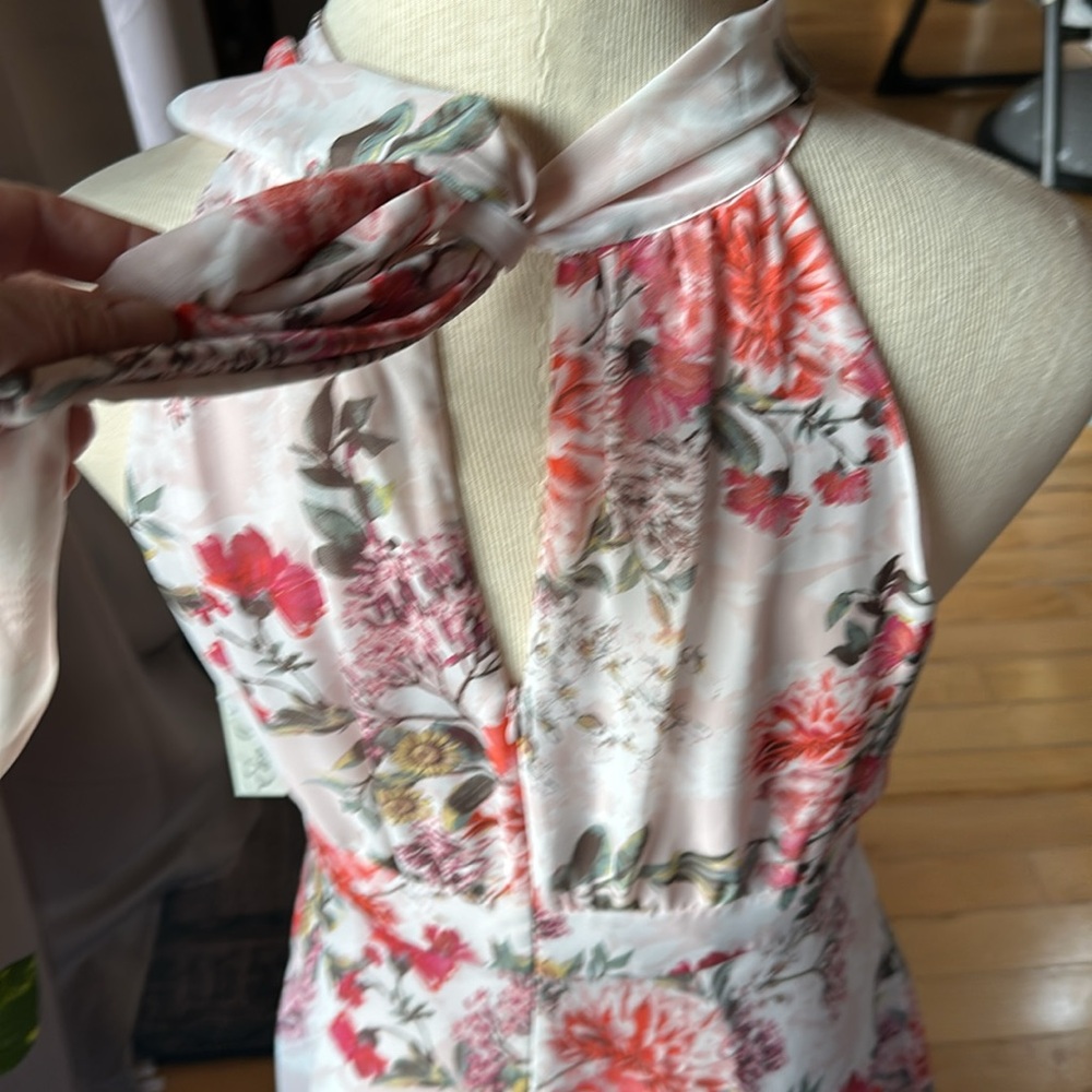 Dress - Picture 4 of 4